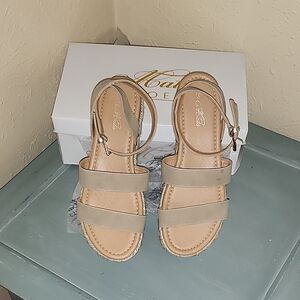 Tan Sandals with Minimalist Design and Flat Sole